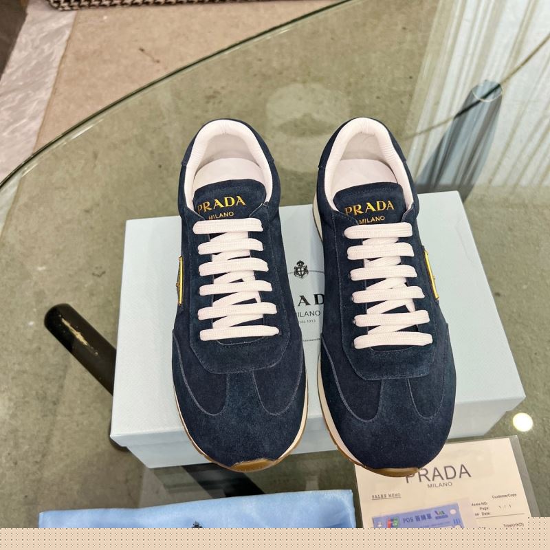 Pra*a casual shoes
